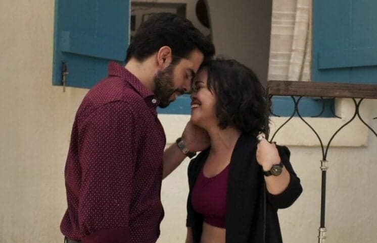 Amaro se apaixona de verdade por Estela e leva toco em O Outro Lado do Paraíso