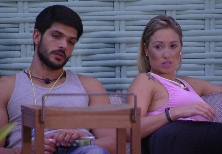 Após affair com Jéssica, Lucas diz que pode estar solteiro no BBB18