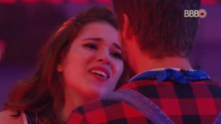 BBB18: Ana Clara se desculpa com Breno e desabafa: "Quero te beijar todas as festas"