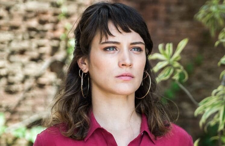 Veja Clara vestida de noiva na novela O Outro Lado do Paraíso