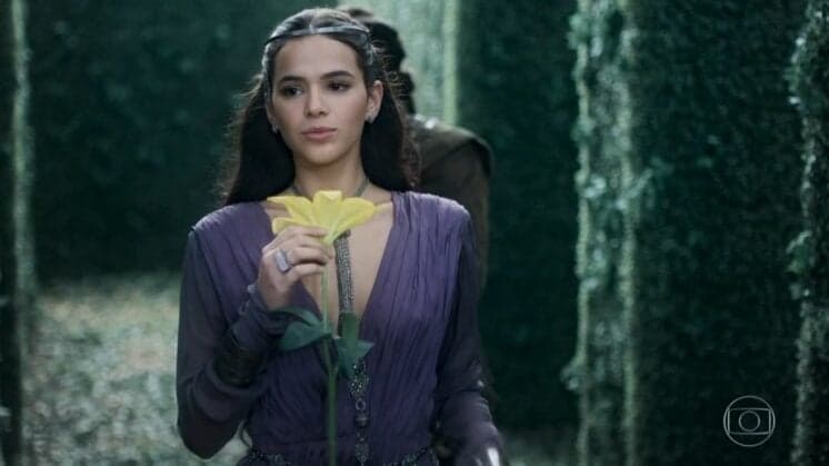 Criticada em Deus Salve o Rei, Bruna Marquezine já pensou em abandonar a carreira