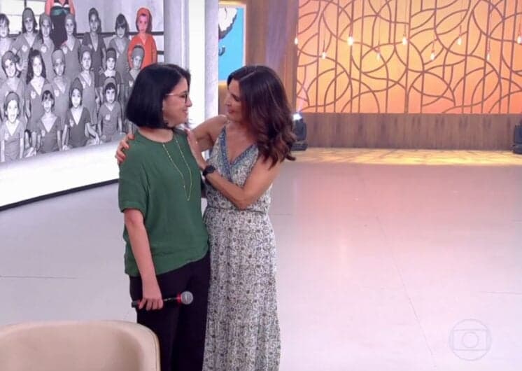 Fátima Bernardes reencontra ex-aluna no Encontro e idade surpreende