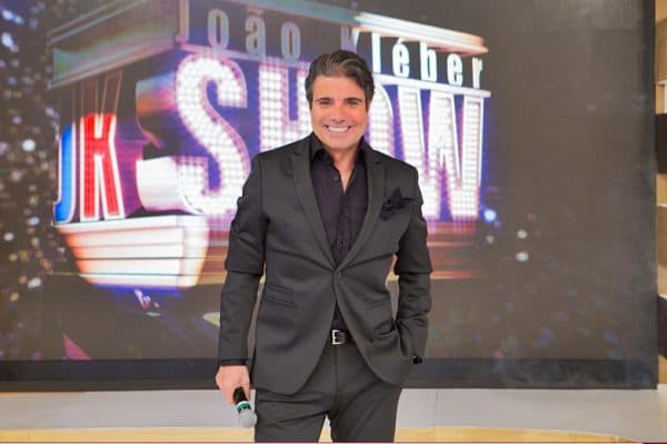 João Kléber, da RedeTV!, critica o preconceito: "O mundo precisa de pessoas felizes"