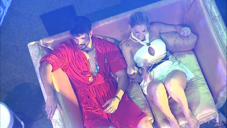 Jéssica supostamente tem momento íntimo com Lucas no BBB18