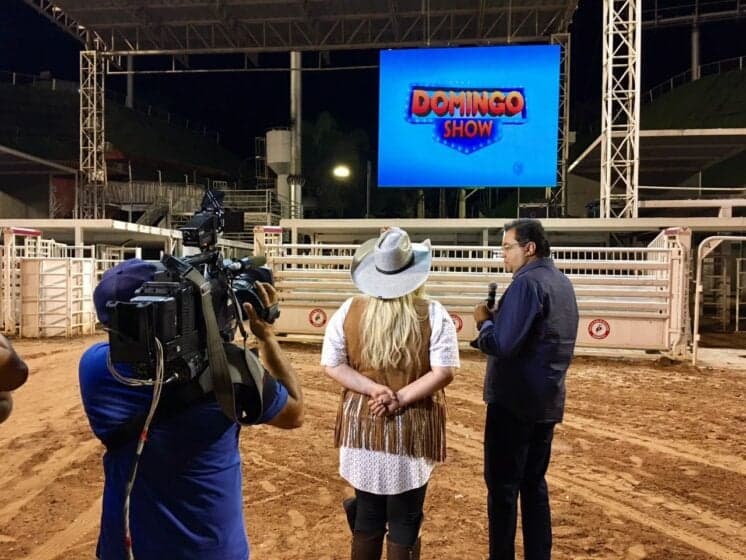 Em novo formato e horário, Domingo Show faz Record crescer 30% em audiência