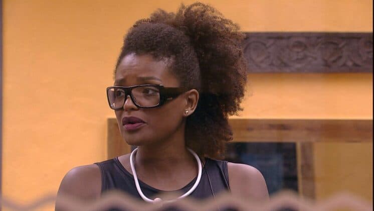 Após perder prova, Nayara reclama de Ana Paula: "Fala muito"