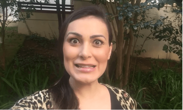 Andressa Urach polemiza e critica: "Caráter define roupa"