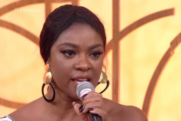 Cris Vianna é enfática e diz que racismo não é mimimi: "A gente sofre muito na rua"