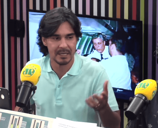 André Gonçalves revela que entrou bêbado na Igreja Universal, comenta fama de pegador e relembra tumulto em voo para Nova York