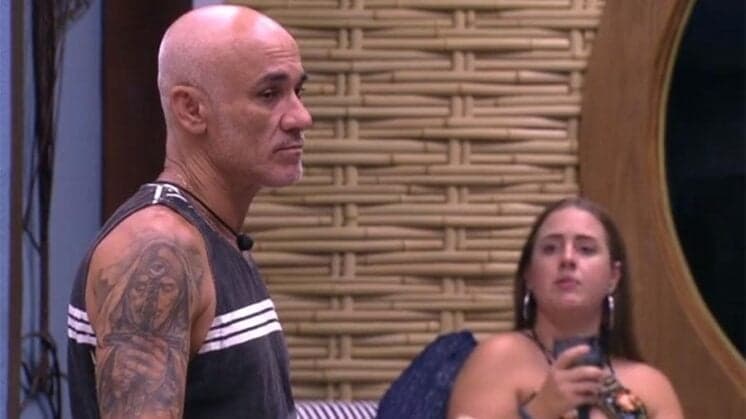 BBB18: Ayrton dispara para Patrícia: "Você não é uma planta, é uma muda"