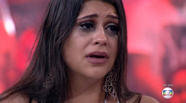 Ex-BBB Ana Paula chora ao rever eliminação e faz pedido