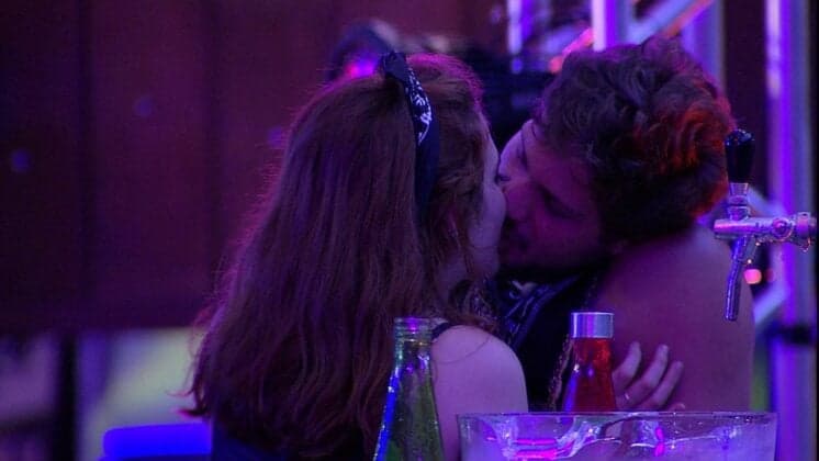 BBB18: Após beijo, Breno surpreende ao fazer confissão sobre Ana Clara