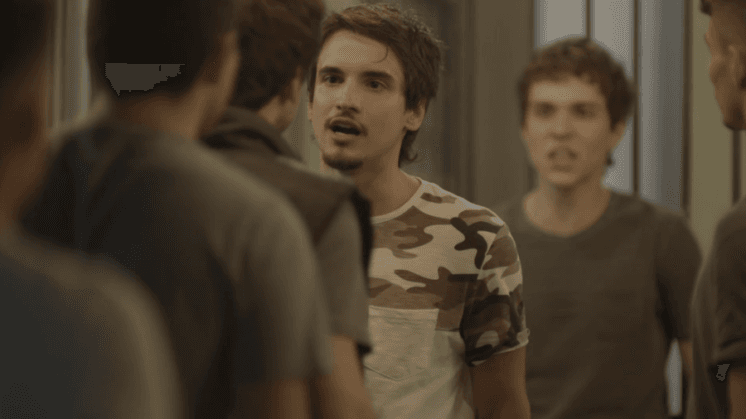 Malhação - Viva a Diferença: Rafa dá surra em Gabriel e Felipe