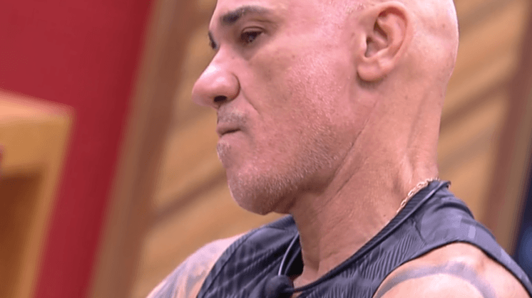 BBB18: Ayrton faz pergunta indiscreta para Mahmoud