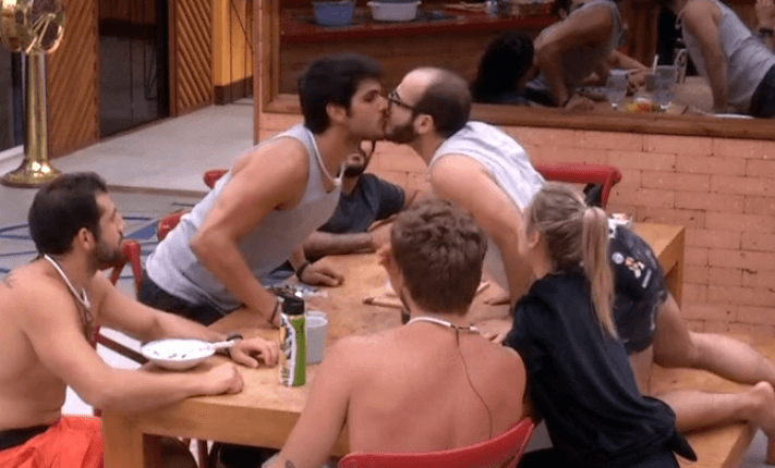 Jéssica tem ataque de ciúmes de Lucas e faz desabafo no BBB18
