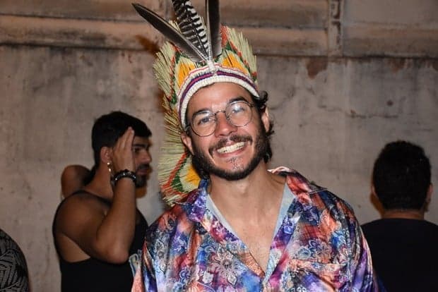 Túlio Gadelha aparece sem Fátima Bernardes curtindo festa com famoso