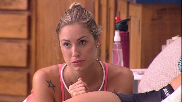 BBB18: Jéssica reclama de Ayrton e detona: "Não tomou o Simancol"