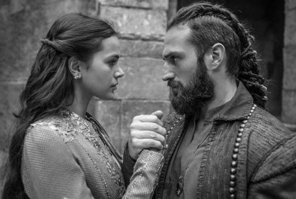 Parceiro em novela, José Fidalgo defende atuação de Bruna Marquezine: "é preciso educar o povo brasileiro"