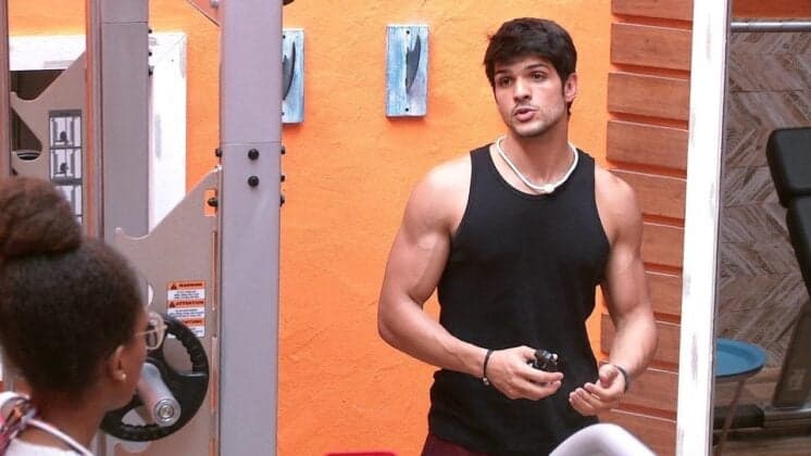 BBB18: Lucas alerta Ayrton sobre falsidade de brothers