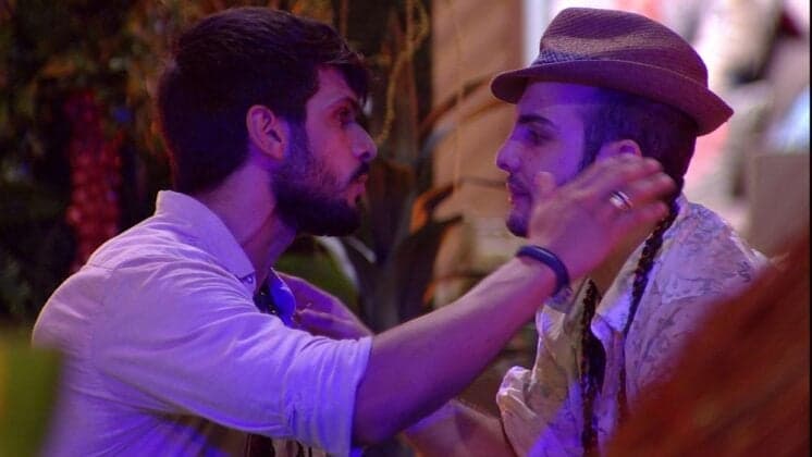Lucas comenta com Jéssica atitude de Mahmoud na festa: "Tudo tem limites"