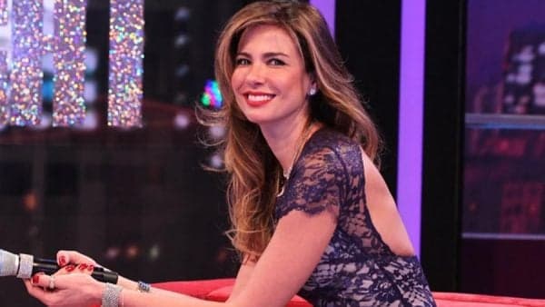 Luciana Gimenez da RedeTV! curte o carnaval em SP