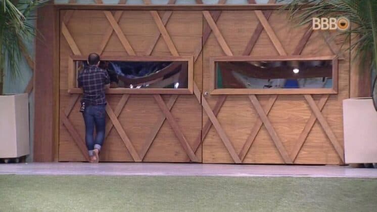 BBB18: No paredão, Mahmoud desabafa: "Que o Brasil me desculpe, que a Globo me desculpe"
