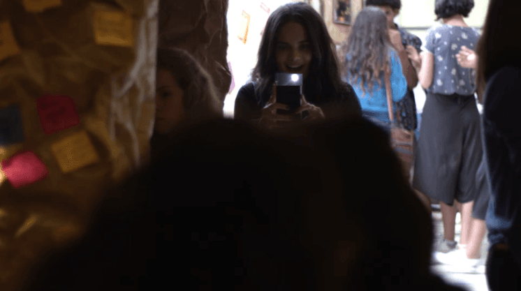 Malhação - Viva a Diferença: Lica e Samantha são flagradas em momento íntimo