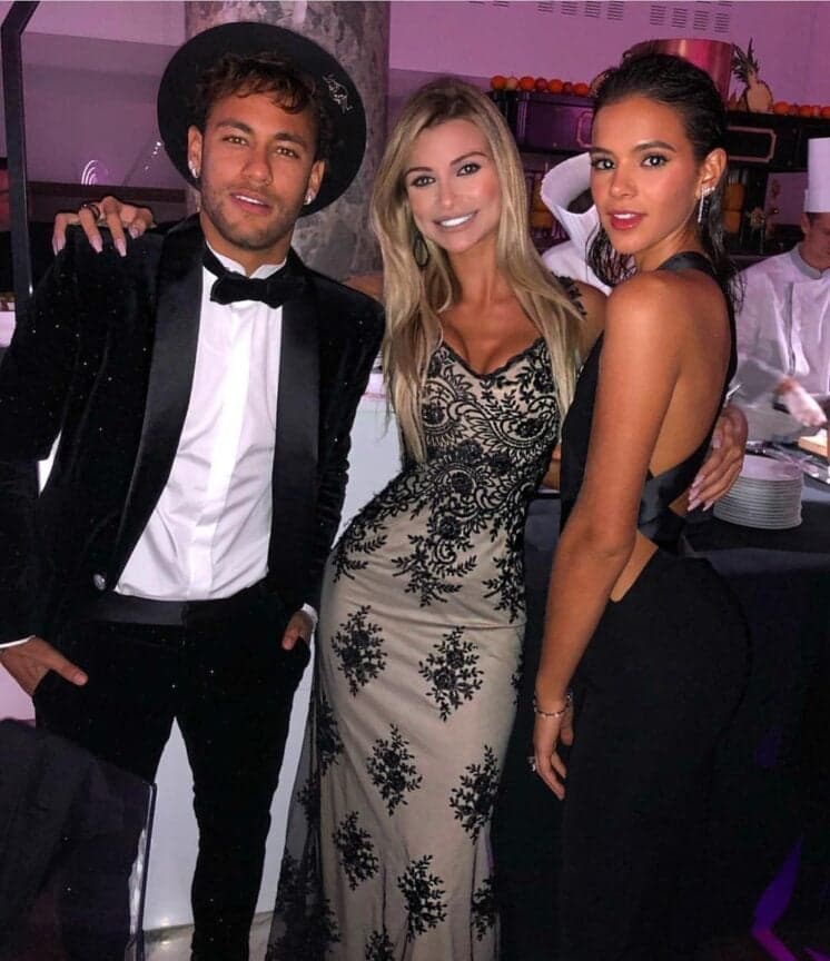 Neymar dá festa luxuosa de aniversário em Paris, se declara para Bruna Marquezine e recebe famosos; confira detalhes