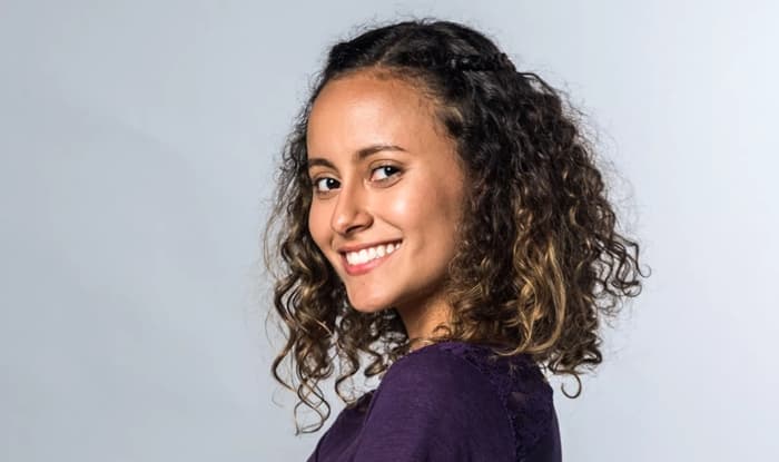 No ar em Malhação, Alice Milagres aparece sem calcinha e exibe detalhe curioso do bumbum: "É só pele"