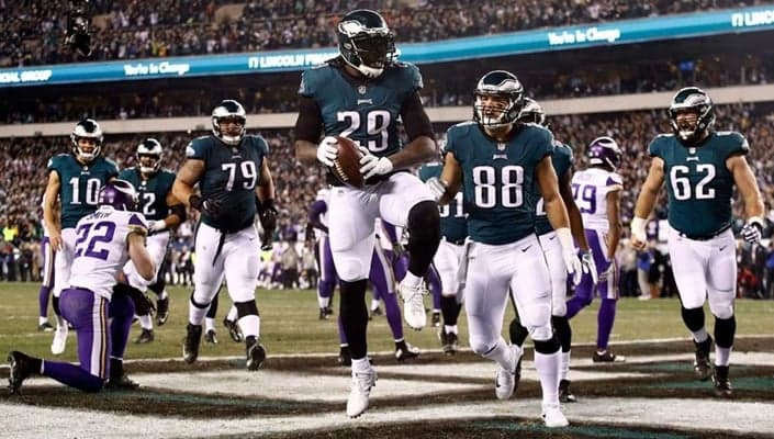 Com duelo histórico e show de Justin Timberlake, Super Bowl registra queda de audiência nos EUA
