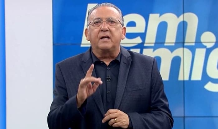Comentarista da Globo é atacado na web e Galvão Bueno faz desabafo em programa