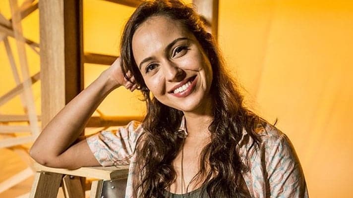 Sucesso nas redes sociais, Julia Mendes assina com a Globo e fará novela