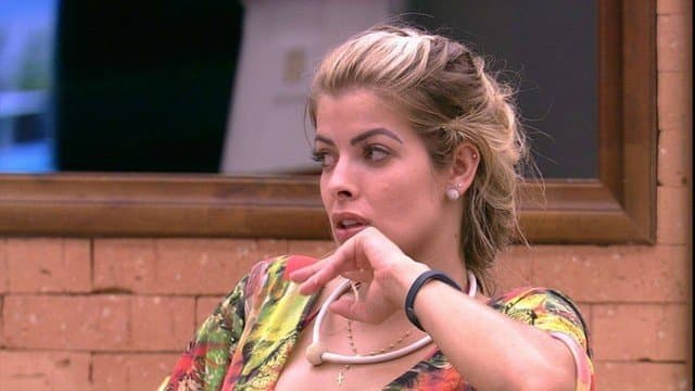 BBB18: Jaqueline detona Viegas: ‘Toda hora piadinha sem graça’