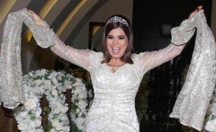 Mara Maravilha faz aniversário e promove mega festa com a presença de grandes artistas