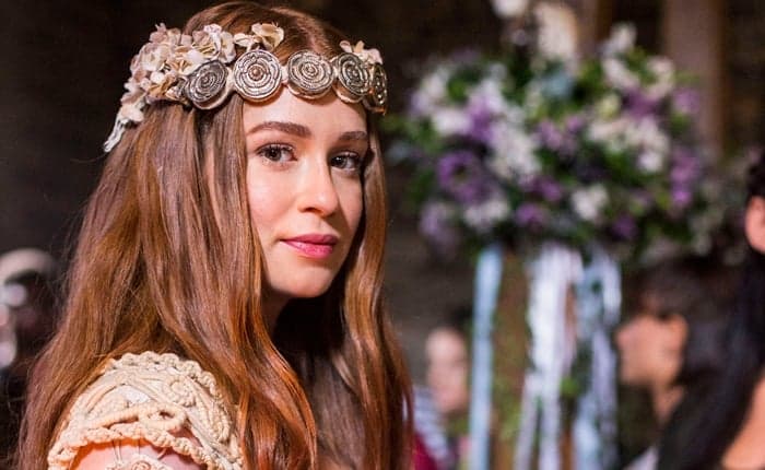 Reviravolta em Deus Salve o Rei, Amália pode ser filha de Brice e Otávio
