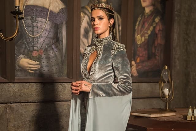 Bruna Marquezine fala sobre Catarina e diz que sua mãe não aprova personagem