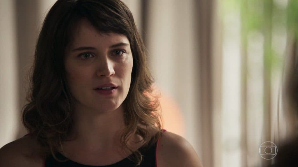 Clara (Bianca Bin) em cena de O Outro Lado do Paraíso (Foto: Reprodução/Globo)