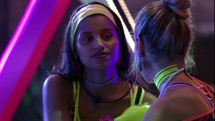Decepção: Gleici dá 5 corações a Jéssica e não é retribuida no BBB18