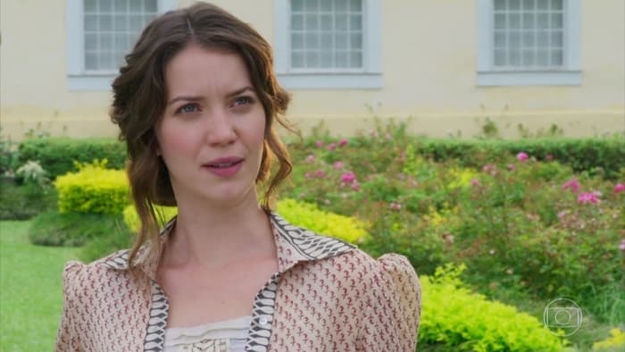 Nathalia Dill exalta personagem, defende igualdade de gênero e dá opinião sobre aborto