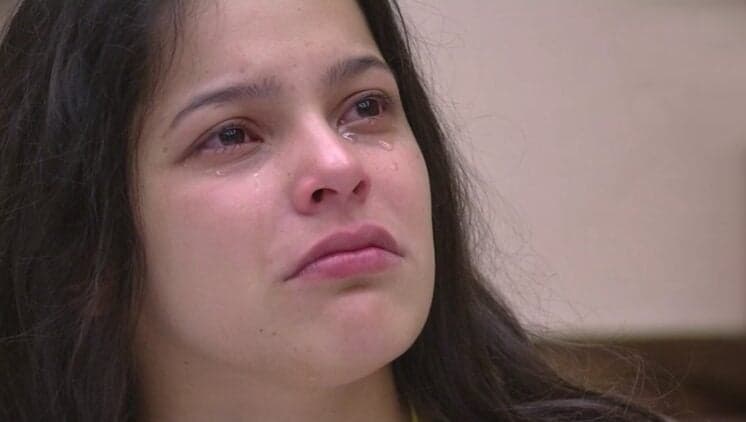 Emilly Araújo revela que realizou sonho da mãe que morreu e se emociona