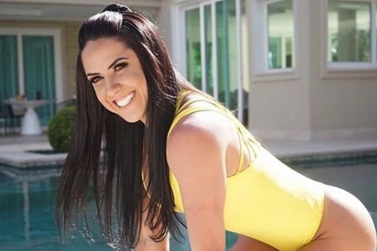 Após Zilu surgir abraçada com Zezé, Graciele é atacada nas redes sociais e toma atitude