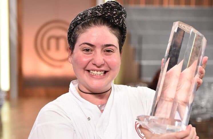 Izabel, vencedora do MasterChef, perde 40 quilos e aparece irreconhecível