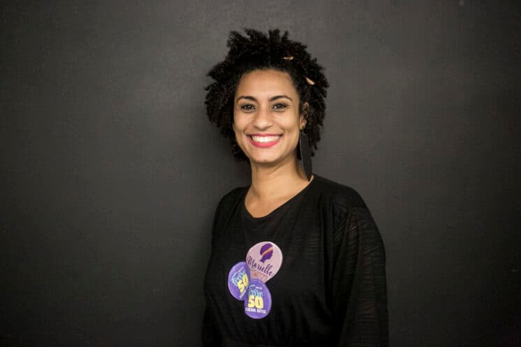 Marielle Franco recebe homenagem em desfiles, família da vereadora assassinada não comparece e gera confusão