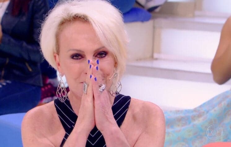 Ana Maria Braga dá "patada" em Luciano Huck, se emociona e bomba na internet