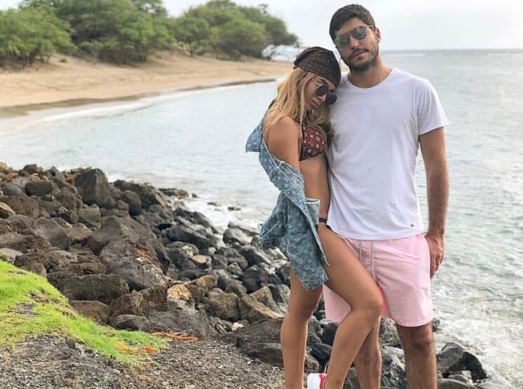 Apaixonado, Thiago Magalhães escreve declaração para Anitta no Havaí