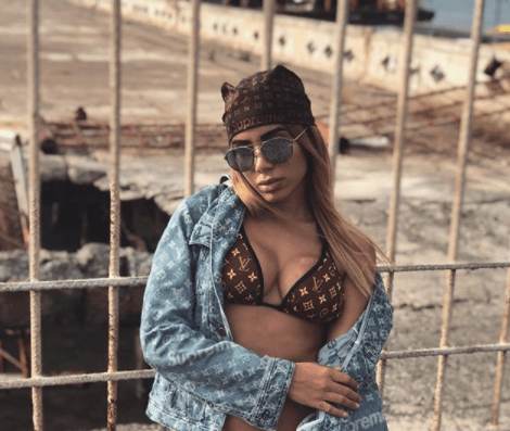 Anitta revela o que fez após ficar sem celular no Hawaii