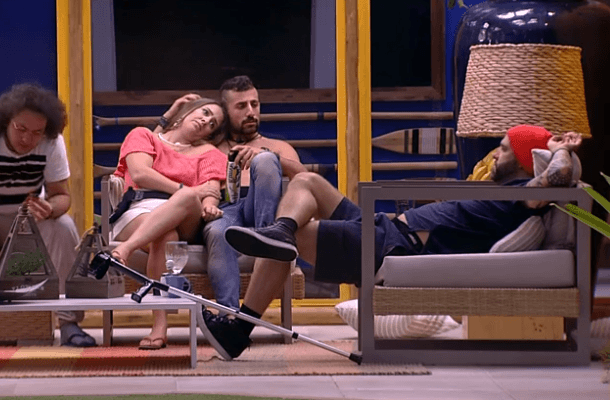 BBB18: no paredão com Patrícia, Caruso critica Gleici: 'Parece um cachorro sem dono'