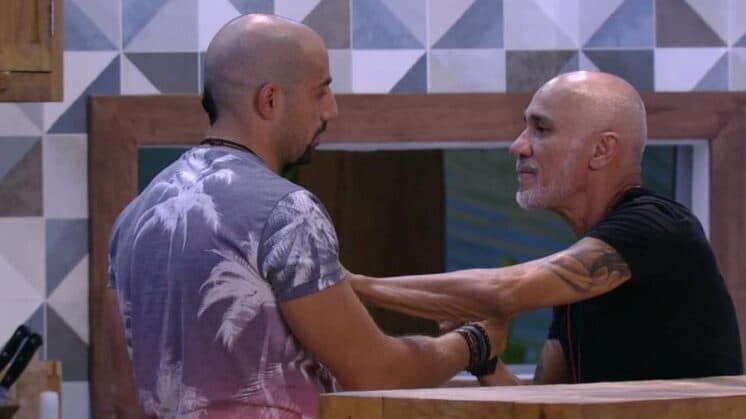 BBB18: Após gritos de Kaysar e recepção humilhante, Ayrton o confronta: "Vi um lado seu que não queria ver"