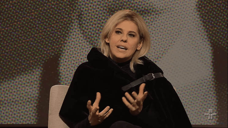 Bárbara Paz admite ser fã de grande atriz de O Outro Lado do Paraíso: "Não acredito que contraceno com a Fernanda Montenegro"