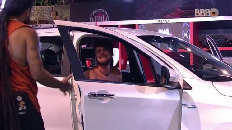 BBB18: Ao relembrar disputa da Prova do Líder, Breno se emociona e cai no choro